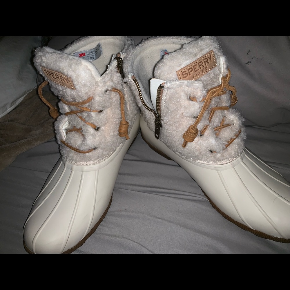 White Sherpa sperry boots